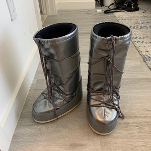 Authentic Moon Boots